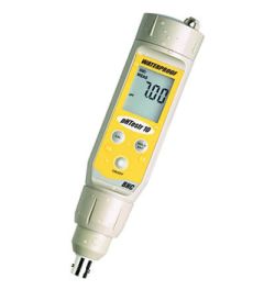 Waterproof  pHTestr 10 BNC Tester with MTC, BNC connector sensor, +/-0.01 pH resolution (01X366904)